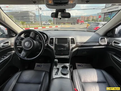 Jeep Grand Cherokee Laredo 3.6cc AT AA 4X4