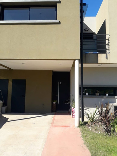 Imagen 4 de 14 de Departamento En Venta En Canning