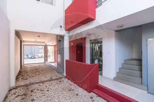 Monoambiente Con Terraza Privada En Venta La Plata