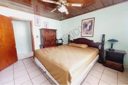 Casa Con Terreno Amplio Ubicada En Colonia Internacional