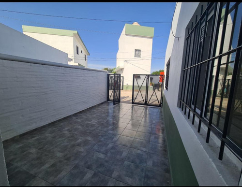 Ph En Venta - 9 Dormitorios 6 Baños - Cochera - 700mts2 - Garin, Escobar