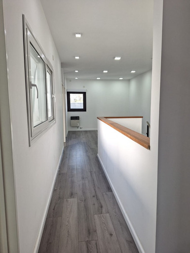 Alquiler Clínica O Centro De Salud - 8 Consultorios