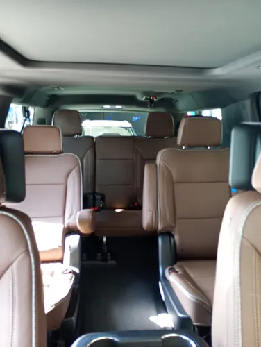Chevrolet Suburban 5.3 High Country 4X4 At