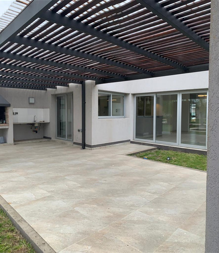 Casa En Country Lomas De City Bell Alquiler