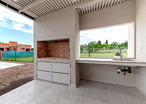 Venta Casa Pilar Del Este - San Ramon A Estrenar Con Pileta Y Jacuzzi