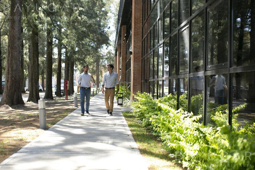 Imagen 8 de 21 de Alquiler / Oficina Coworking En Parque Austral / Bayugar Negocios Inmobiliarios