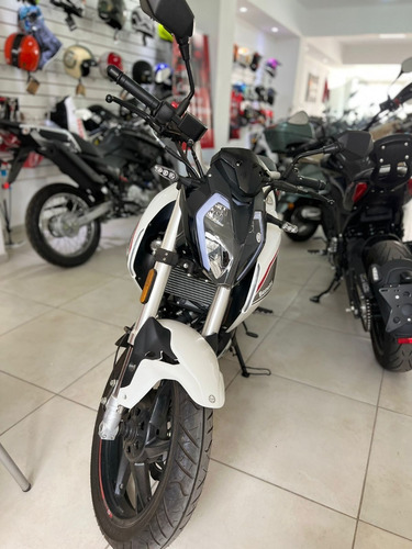 Imagen 11 de 15 de Benelli 180s