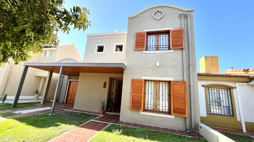 Solares De Santa María - 3 Dorm. 2 Baños - 196m2 - 300m2 Trr