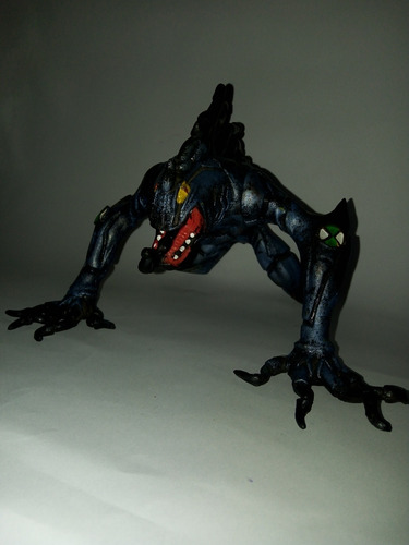 Figura Bootleg De Ben 10 Fusión Bestia Con Fantasmagorico