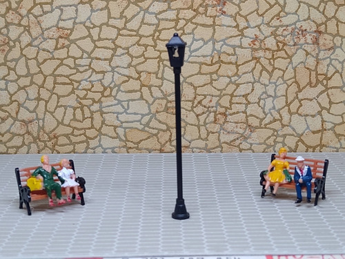 Imagen 3 de 6 de Nico 2 Farolas De Plaza Cuadrada 6 Cms Plastico H0 (eih 46)