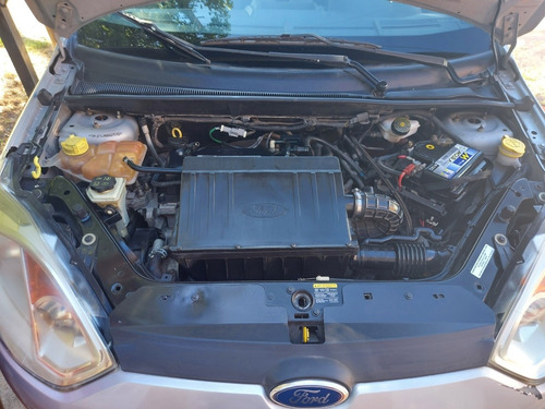 Imagen 8 de 9 de Ford Fiesta Max Ambiente