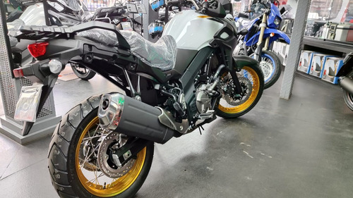 Moto Suzuki V-strom 650