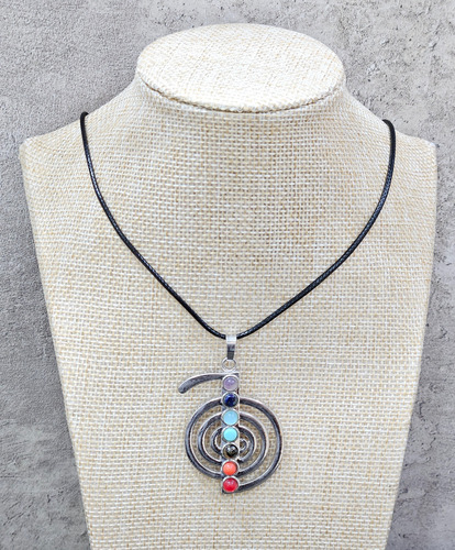 Dije Chokurei Con Las Piedras De Los Siete Chakras En Acero Plateado