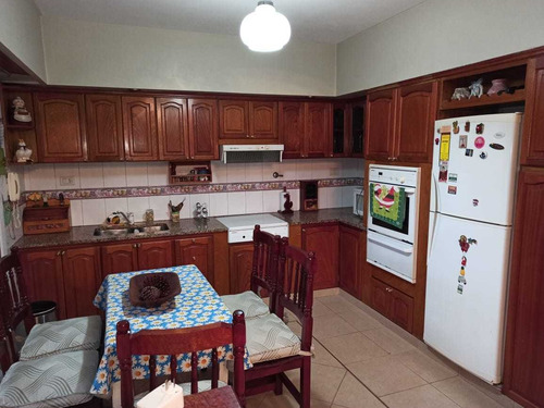 Imagen 6 de 14 de Casa Ph 4 Amb San Justo 3 Dorm,garaje Patio.excelente Estado