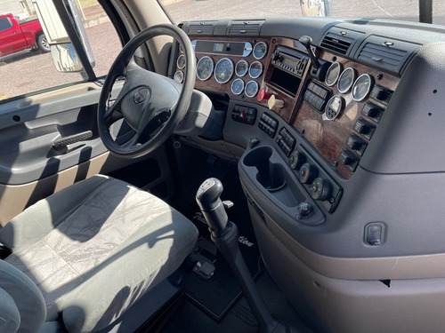 Imagen 11 de 15 de Freightliner Cascadia