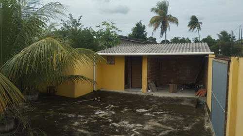 Casa Na Área Central De Dores De Macabu, Ótimo Preço.