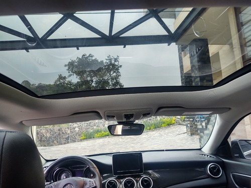 Imagen 14 de 15 de Mercedes Benz Cla 200 Sport Ventana Panorámica 2019