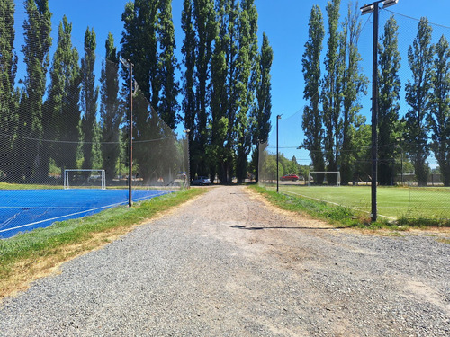 Vendo Recinto De 5 Canchas De Pasto Sintético En Los Ángeles