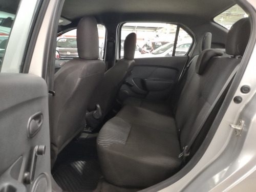Imagem 8 de 13 de Renault Logan 1.0 Life 12v 19/2020
