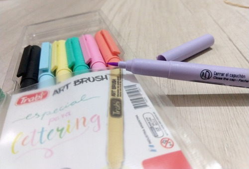 Imagen 3 de 6 de Marcador Punta De Pincel Trabi Lettering 5 U. Pastel Devoto
