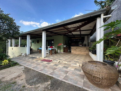 Chácara Com 2 Casas Com Lago Antes Do Centro De Ibiúna - Código 2112 - R$ 640 Mil