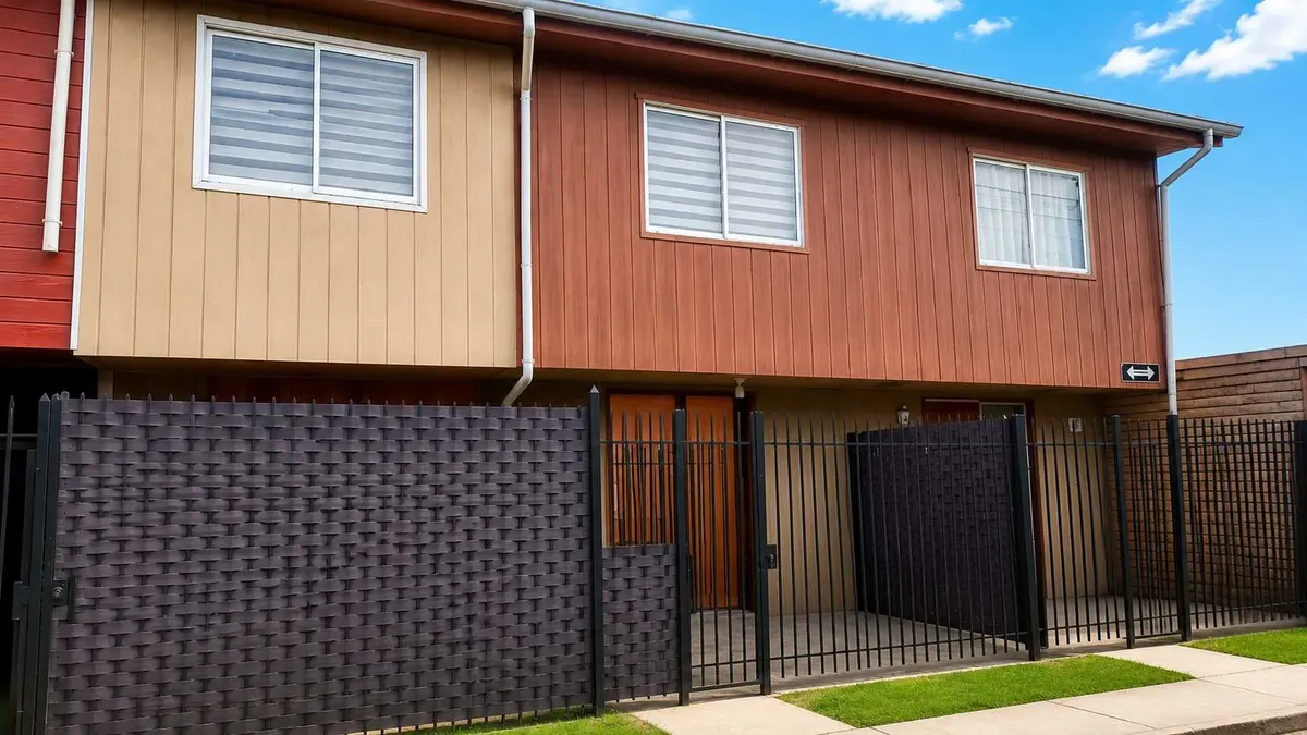 Imagen 1 de 22 de Se Vende Amplia Casa En La Floresta Hualpen (173786)