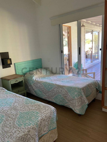 Cómoda Casa A Pasos De La Playa Brava