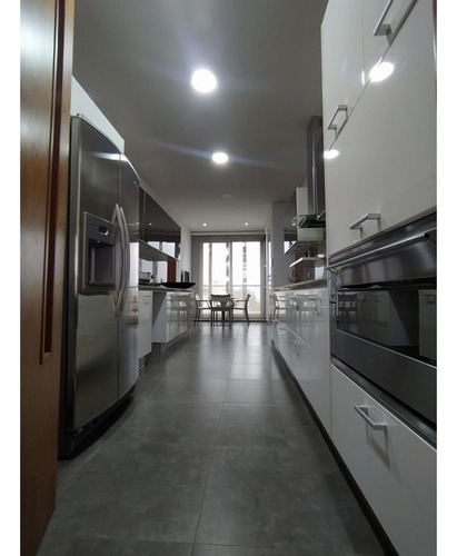 Venta - Arriendo Apartamento Sotileza 304 M2, Terraza Y Balcón, 4 Parqueaderos, Club House