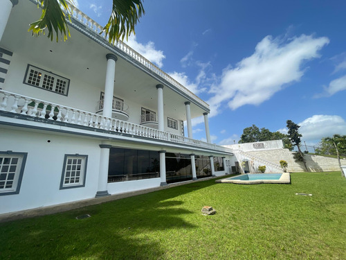 En Alquiler Casa 1.800m2 6h+3s/9b/5p Los Naranjos