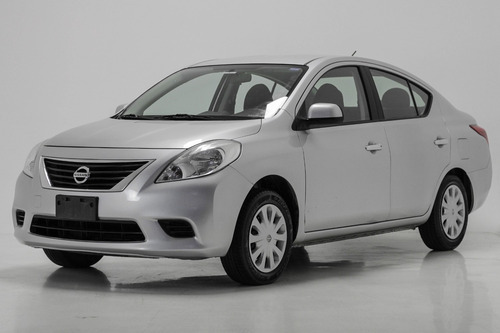 Nissan Versa 1.6 16v Flex Sv 4p Manual Prateado