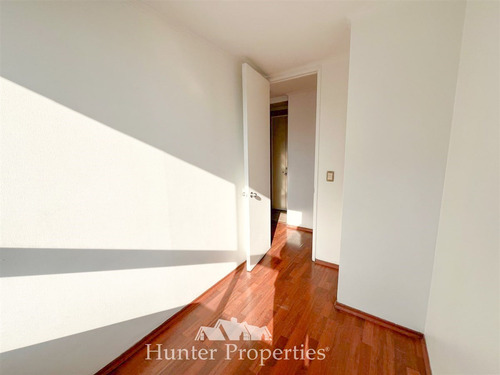 Depto. En Arriendo De 2d/1b, San Isidro, Santiago Centro