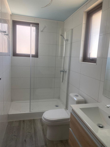 Casa En Venta De 4 Dorm. En Concón
