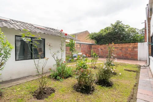 Casa En Arriendo/venta En Niza Antigua. Cod A10647