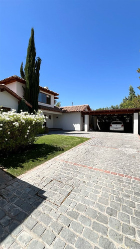 Casa En Venta 4d, Chicureo, Colegio Pedregal Y San Anselmo.