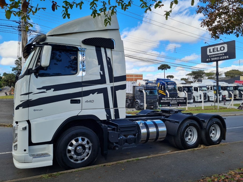 Imagem 4 de 16 de Volvo Fh 440 Trucado 6x2 2010 Automatico Susp Molas C/ar