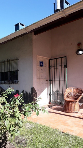 Imagen 2 de 19 de Excelente Casa En Venta De Cuatro Ambientes En Villa Gesell