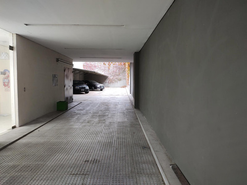 Edificio De Oficinas En Alquiler
