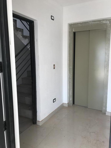 Imagen 7 de 21 de Lencke Vende - Excelente Local A Estrenar Sobre El Boulevard Saenz Peña