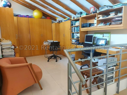 Imagen 27 de 30 de En Exclusivo Conjunto Muy Cerca De Farmatodo El Hatillo, Con Bellas Áreas Sociales, Jardín Privado, Hermosos Towhouse