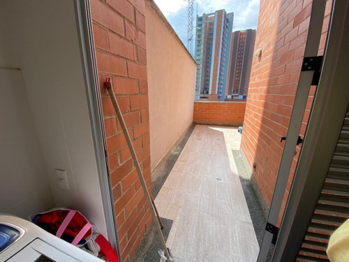 Apartamento Sector El Salado Envigado Zona Alta Valorizacion Cod.010425-01