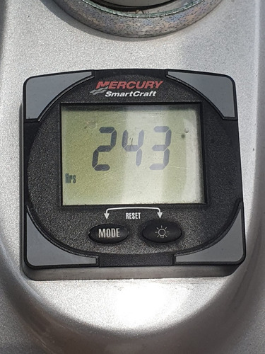 Lancha Focker 200 Motor Mercury 135hp Ano 2010 2º Dono 243hs