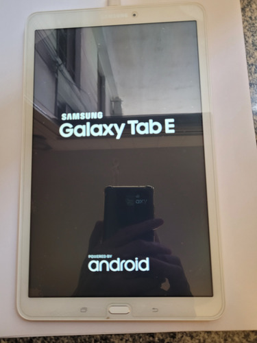 Tablet Galaxy Tab E 9.6 2015 Sm-t560 9.6 8gb 1.5gb De Ram Blanco (Usado)
