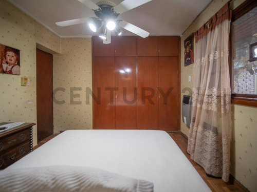 Casa En Venta De 3 Dormitorios En City Bell 465 Y 13c