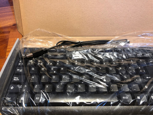 Teclado Magnum Tech Con Teclas Multimedia