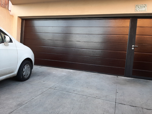 Imagen 10 de 10 de Porton Seccional Para Garage Con Puerta Peatonal 099374847