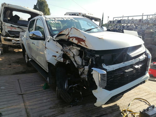 Imagen 2 de 12 de Desarmo Mitsubishi L200 Did 4x4 Diésel 2021 Por Partes