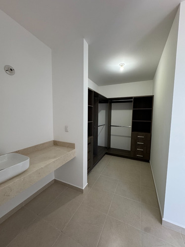Renta Casa Nueva En Zakia