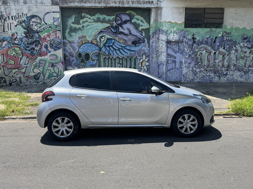 Peugeot 208 1.6 Active