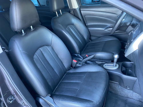 Nissan Versa 1.6 Exclusive At 2015