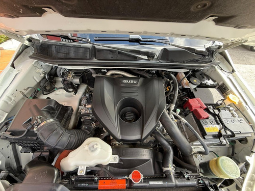 Isuzu D,max 2024 Casi En Los Plásticos La Nueva Del Planeta